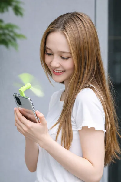 Telefona Takılan Mini Vantilatör – Taşınabilir USB Fan (iPhone & Type-C Uyumlu) — detay